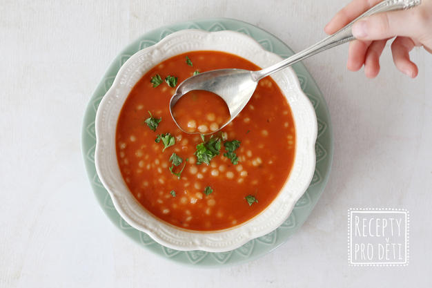 Dětmi milovaná: rajčatová polévka s tarhoňou